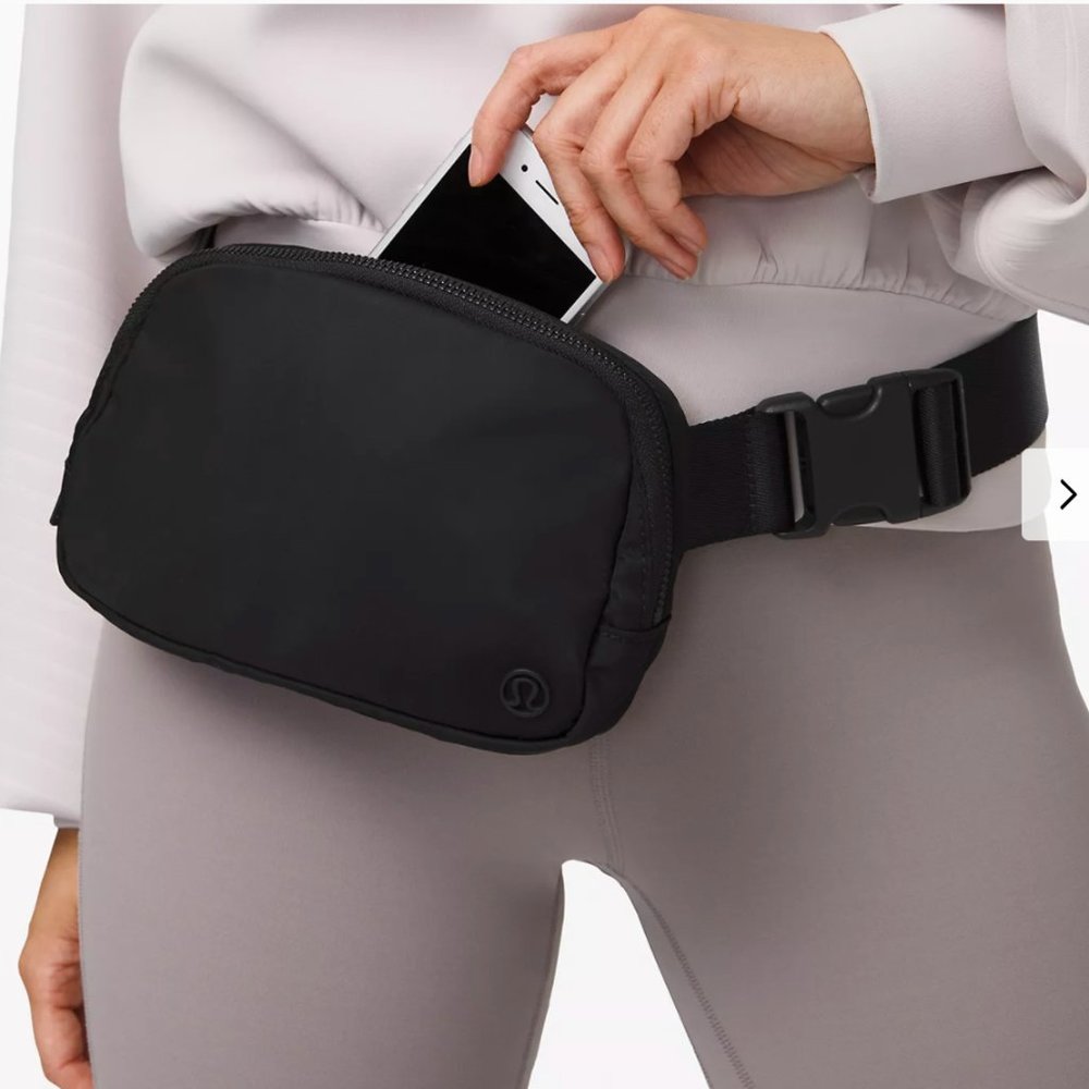 Everywhere Belt Bag 1L *BRAND NEW*